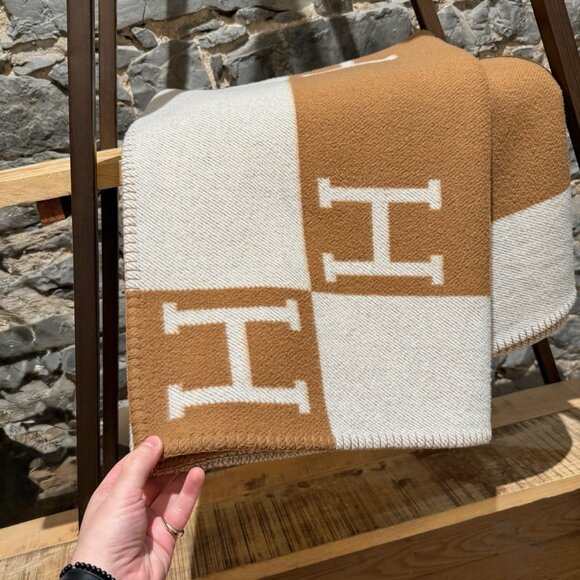 Hermès Ecru Camel Wool Cashmere Throw Blanket - Picture 2 of 13